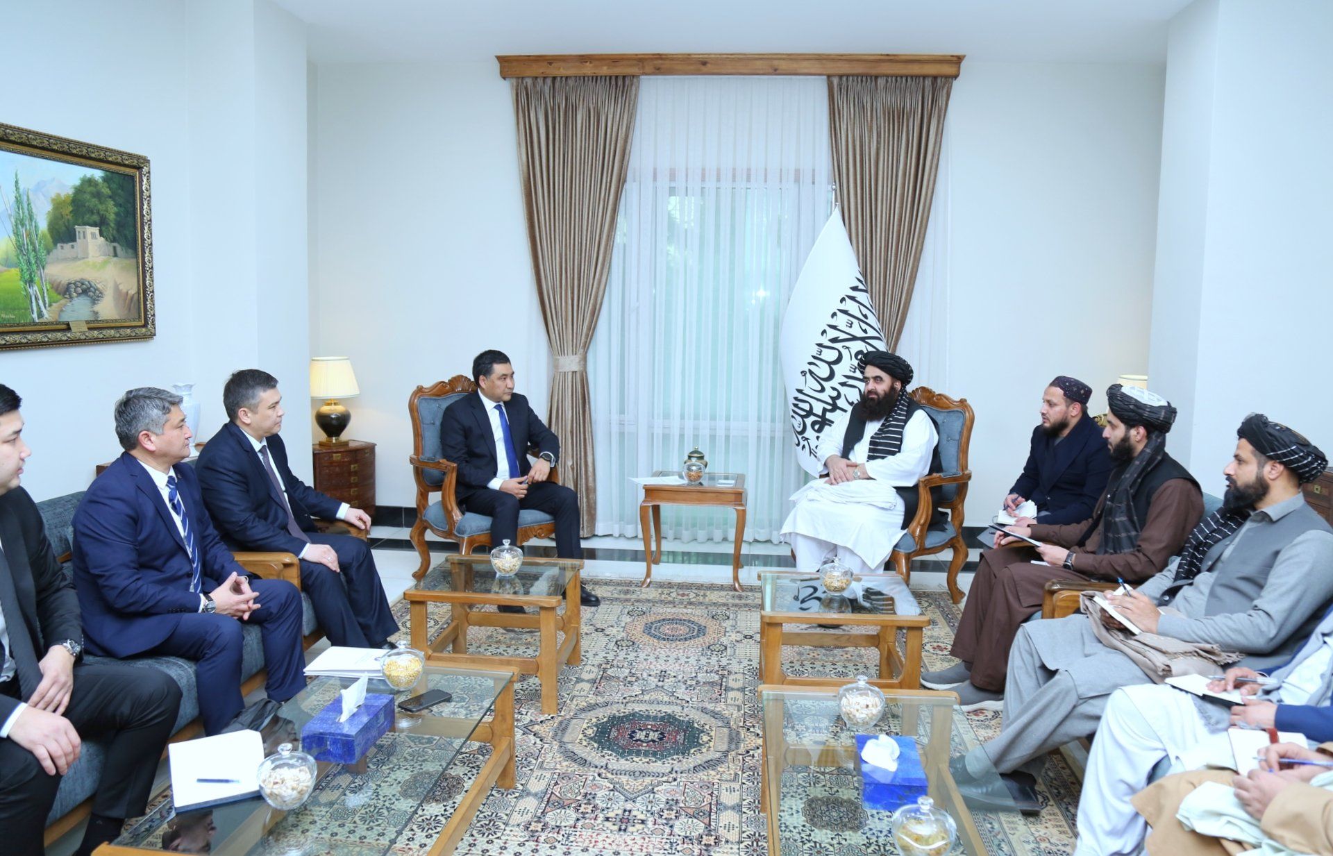 وزیر اقتصاد قرقیزستان به کابل سفر کرد