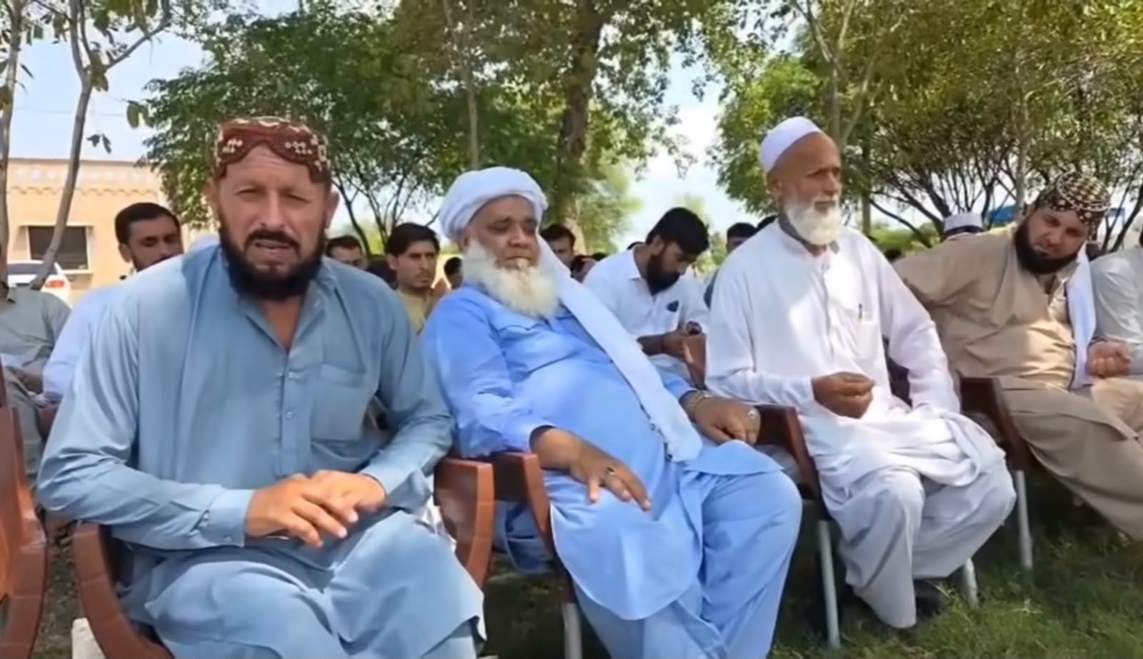 لکي مروت کې د وژل شویو پولیسو کورنیو د اګست ۴مې مراسمو د تحریم ګواښ وکړ