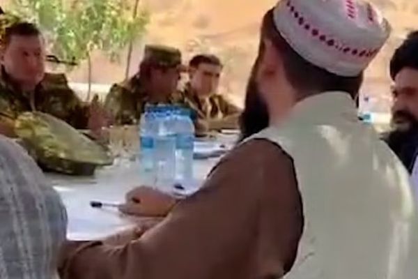 طالبان وطاجيكستان تتبادلات الاتهامات بإيواء معارضين بعد اشتباك حدودي