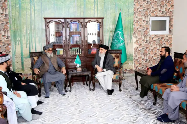 Despite Taliban’s Dissolution of Parties, Hekmatyar Appears With Party Flag