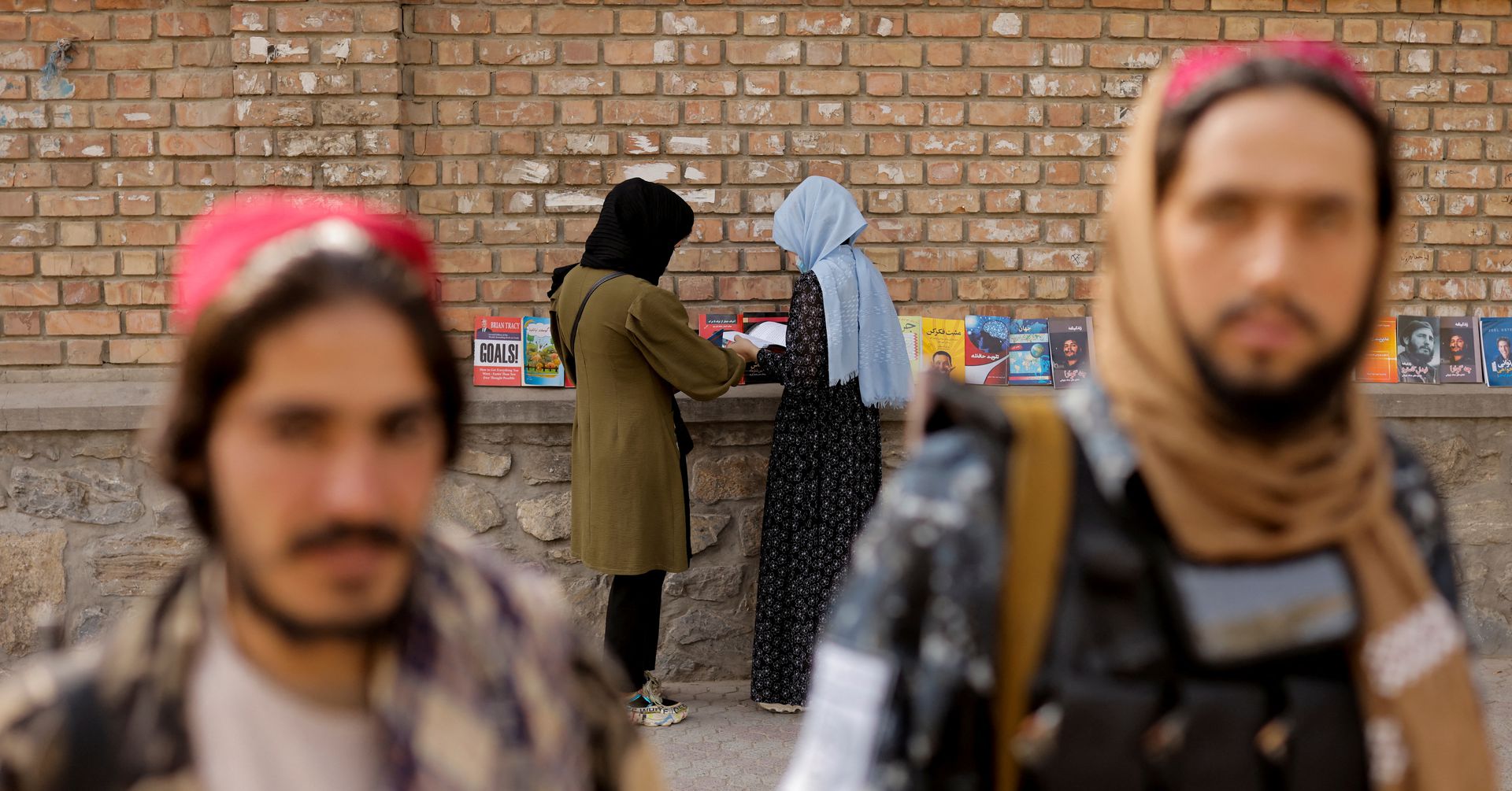عفو بین‌الملل: اکثر دختران به دلیل آزار و اذیت طالبان از تحصیل در دانشگاه منصرف شده‌اند