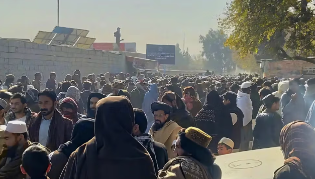 خوست تشهد تجمع 80 ألف شخص لمراقبة تنفيذ حكم الإعدام