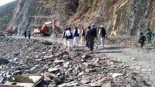 په لویه پکتیا کې د سراجالدین حقاني د سړک غځونې او مدرسو ګڼې پروژې ځنډېدلې دي