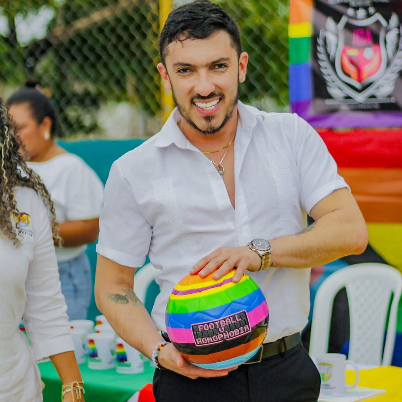 بازیگر سابق فیلم‌های پورن وزیر برابری کلمبیا می‌شود