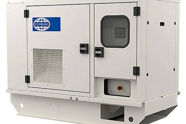 مركز الملك سلمان يوفر ۱۳ مولداً كهربائياً للمستشفيات الأفغانية