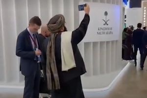 دادگاه نظامی طالبان کارمندان دولتی را در صورت استفاده از تلفنهای هوشمند «مجازات میکند»