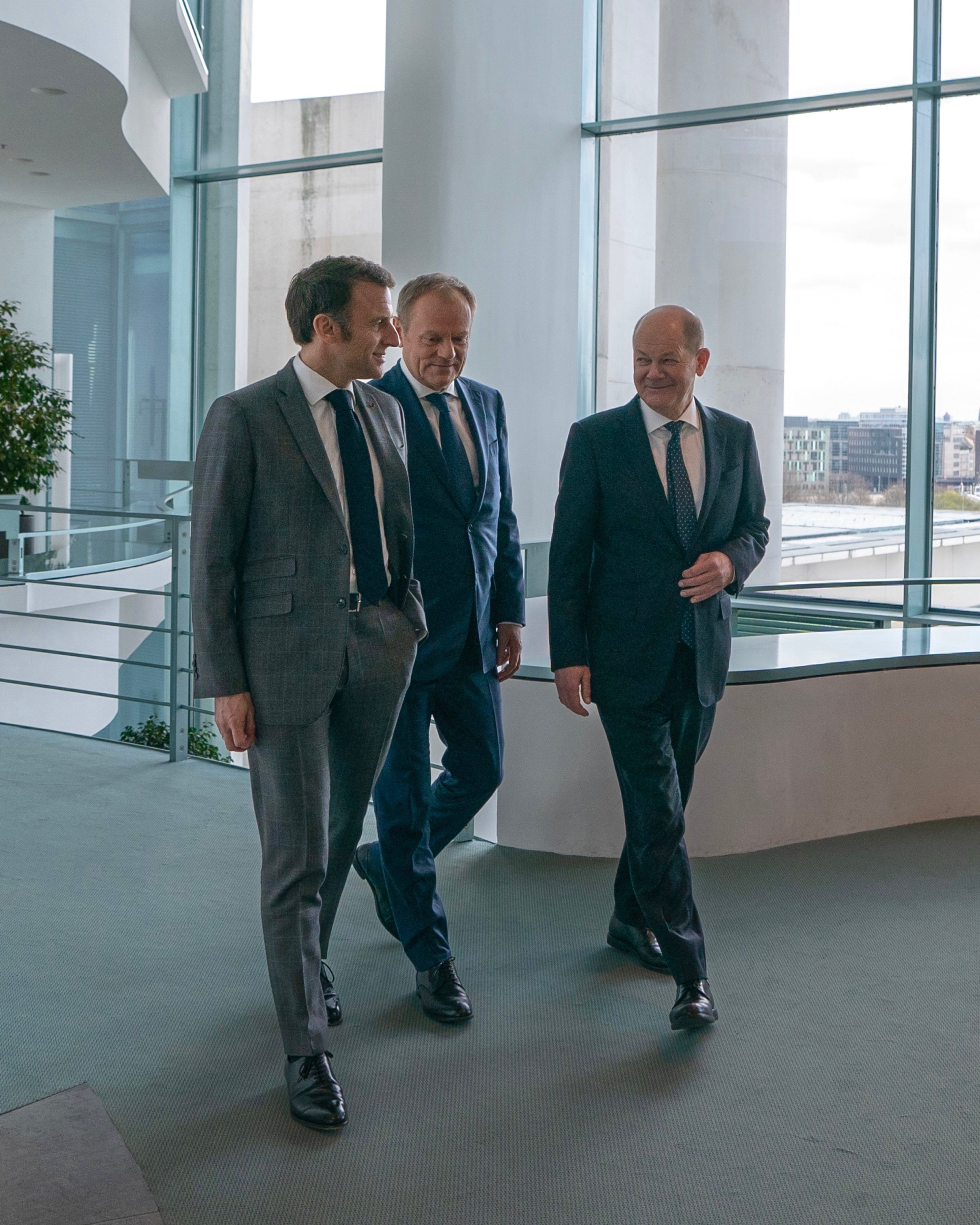 صدر اعظم آلمان: اروپا از سود دارایی مسدود شده روسیه برای کمک به اوکراین استفاده می‌کند