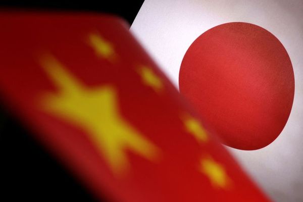 چینایي ساتندوی کښتۍ د جاپان تر ادارې لاندې د سنکاکو ټاپوګانو شاوخوا اوبو ته ننوتلې