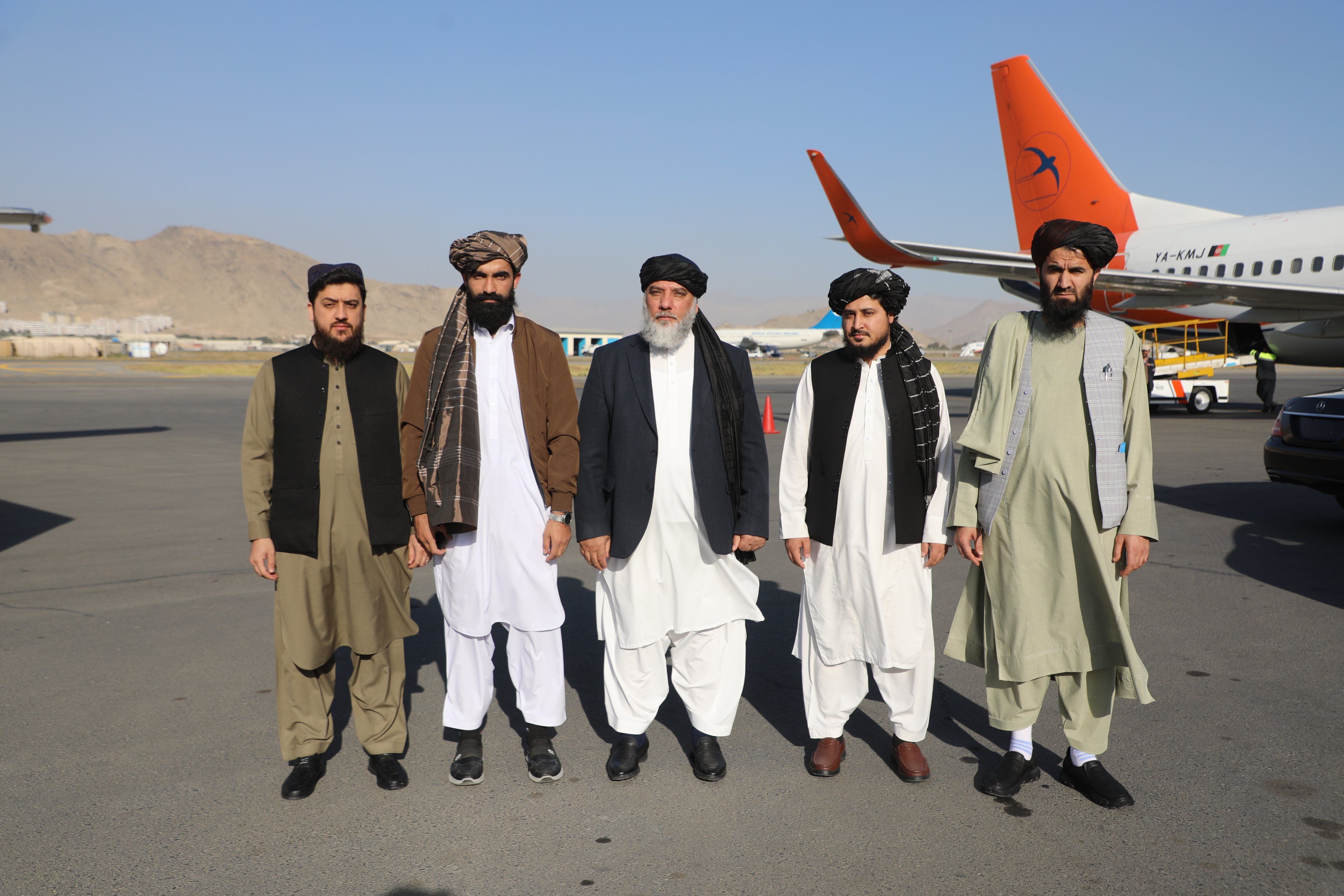 د طالبانو پلاوی د افغان-قزاق سوداګریز فورم کې د کډون لپاره قزاقستان ته ولاړ