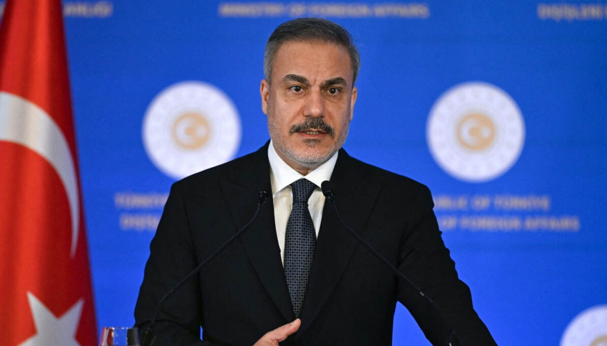 د ترکیې د بهرنیو چارو وزیر: هیله لرو چې امریکا پر ایران برید ونه کړي