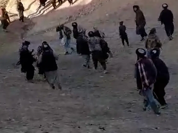 منابع محلی: مقامهای طالبان در غور که یک دختر را به زور بردند «بازداشت نشدهاند»