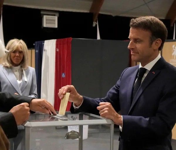 مکرون اکثریت مطلق را در پارلمان فرانسه از دست داد