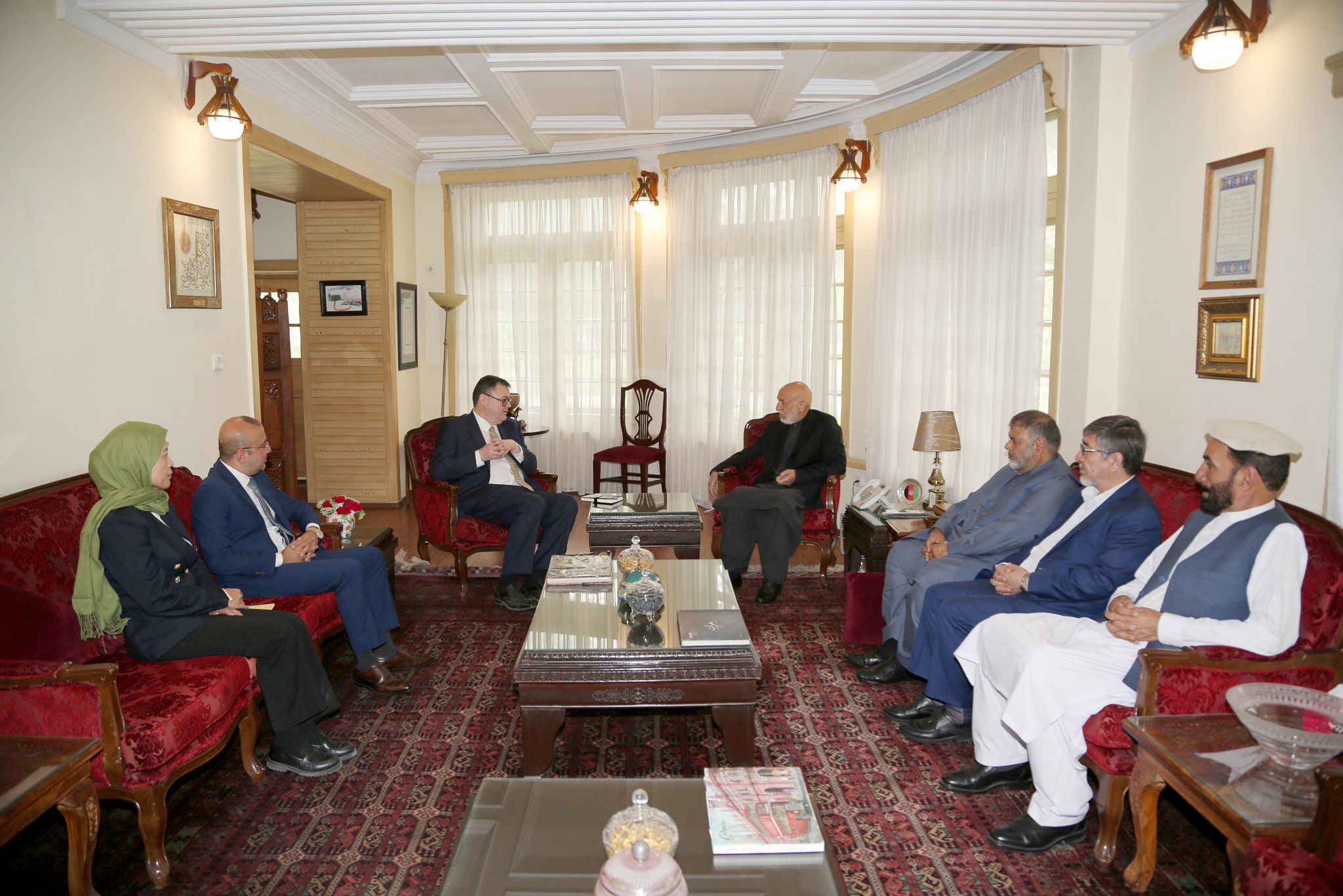 کرزي په افعانستان کې د تلپاتې ټیکاو لپاره پر ملي تفاهم ټینګار کړی