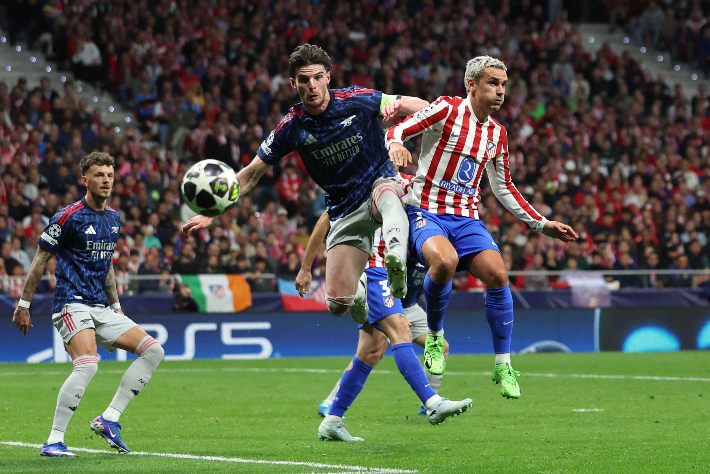 با تساوی اتلتیکو مادرید و آرسنال در دیداری تاکتیکی، همه چیز به دیدار برگشت موکول شد