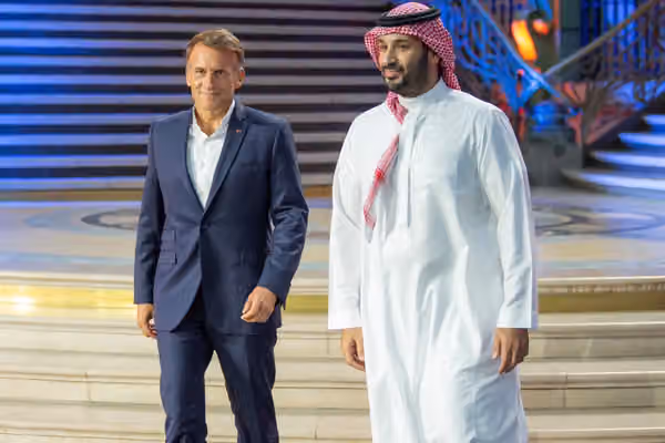 مکرون سفر بنسلمان به پاریس را گامی مهم در روابط فرانسه و عربستان خواند