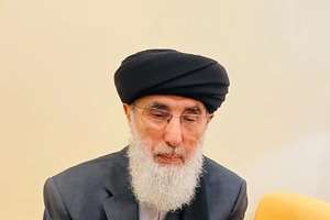 حکمتیار چگونه بنیاد دینی و قومی طالبان را نشانه گرفته است