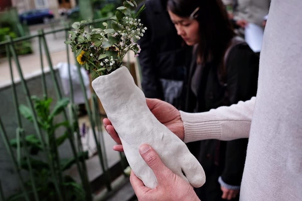 در گردهمایی‌های پاریس، معترضان از جامعه بین‌المللی خواستند تا به وضعیت حقوق بشری در افغانستان واکنش جدی نشان بدهند