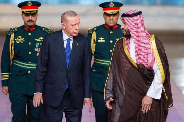 رویترز: ترکیه، عربستان و پاکستان توافقنامه مشترک دفاعی امضا میکنند