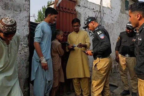 په روژې میاشت کې؛ د پاکستان حکومت د افغان کډوالو د نیولو له عملیاتو خبر ورکړی