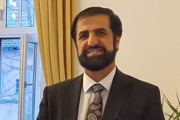 طالبان مأموریت سرپرست سابق سفارت افغانستان در برلین را بهعنوان «کارمند محلی» تمدید کرد