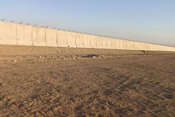 50 Kilometres of Border Wall with Afghanistan Completed, Says Iranian Military Official
