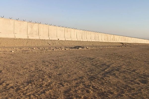50 Kilometres of Border Wall with Afghanistan Completed, Says Iranian Military Official
