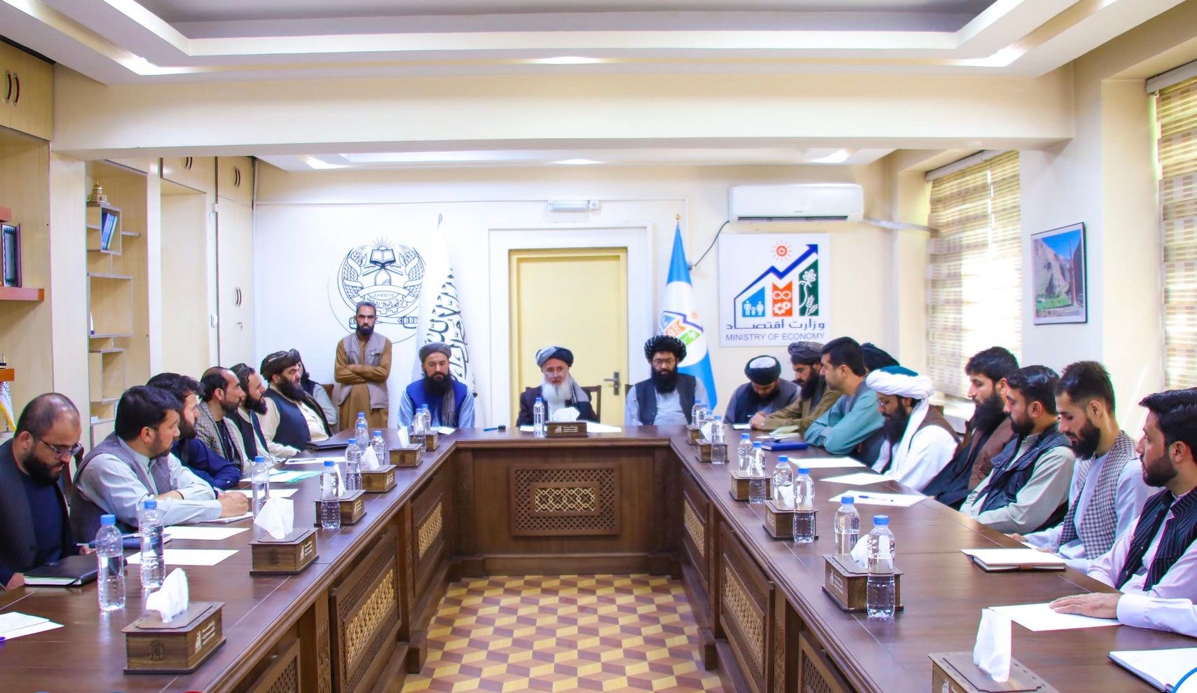 د طالبانو اقتصاد وزیر د راستنېدونکو د ستونزو حل ته له خیریه بسنټونو د مرستو غوښتنه کړې