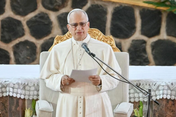 پاپ لیو وايي نړۍ د «يو څو مستبدانو» په لاس ورانېږي