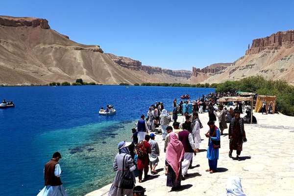 طالبان وایي سږ کال څه باندې ۵۰۰زره سیلانیانو له بامیانه لیدنه کړې