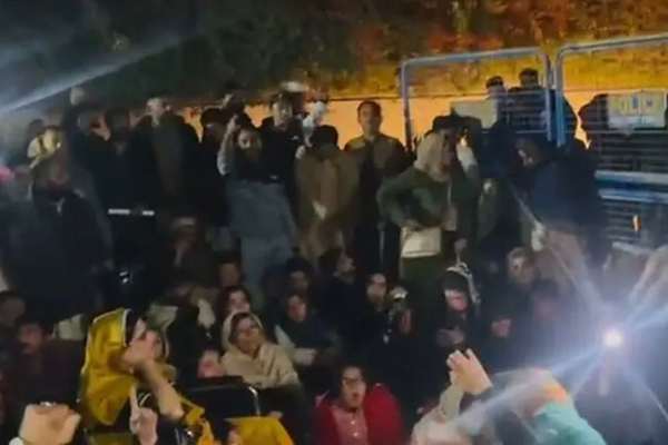 د بښنې نړۍوال سازمان: د پيټيای پلویانو سره د پاکستاني پولیسو چلند د بشري حقونو نقض دی