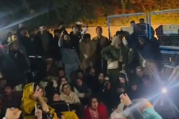 د بښنې نړۍوال سازمان: د پيټيای پلویانو سره د پاکستاني پولیسو چلند د بشري حقونو نقض دی