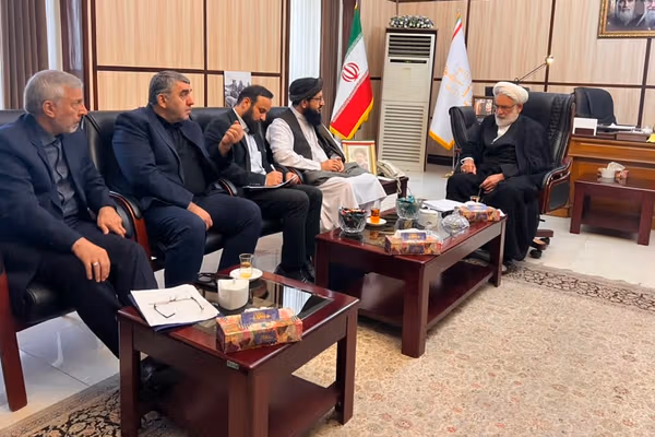 تهران کې د طالبانو سفیر له ایراني چارواکو سره د افغان کډوالو او سوداګرو پر ستونزو غږېدلی