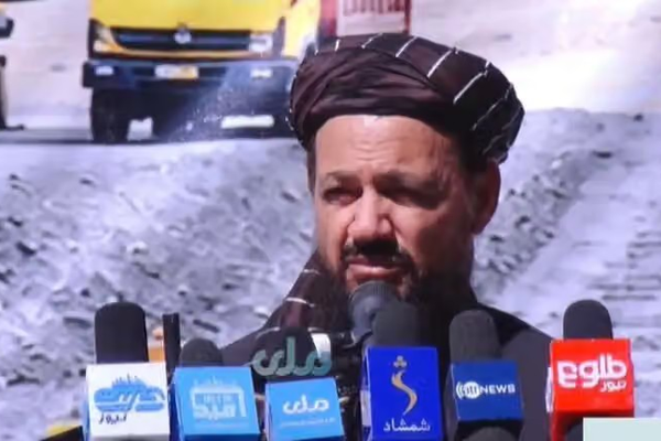 وزير في طالبان: إراقة دماء الأفغان والباكستانيين حرام