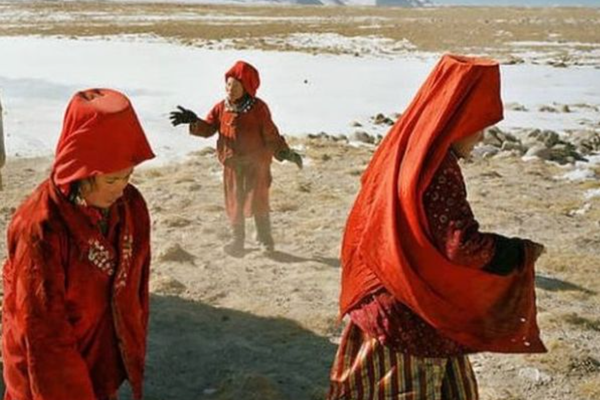 Death of Kyrgyz Citizens in Afghanistan Prompts Kyrgyzstan To Investigate Spread of Virus