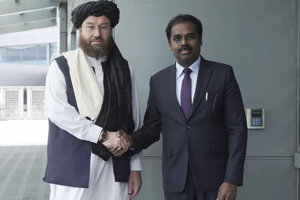 يد الصداقة مع الهند.. طالبان تتجاهل تحذيرات باكستان