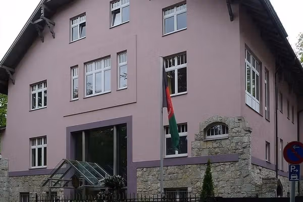 برلین نماینده طالبان را به عنوان سرپرست سفارت افغانستان در آلمان نمیپذیرد