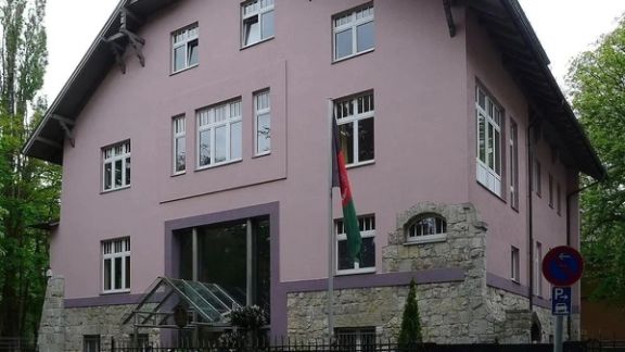 منابع میگویند سفارت و قنسولگری افغانستان در برلین و بن آلمان خواهان تعامل با طالباناند