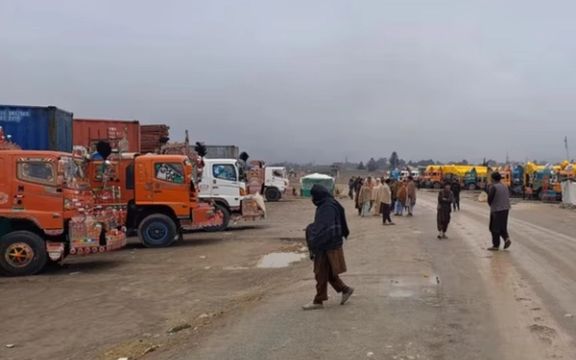 Clashes Between Pakistani Forces & Taliban In Torkham Displace Thousands