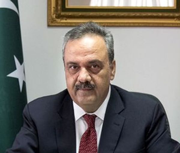 آصف درانی: امریکا از فضای پاکستان برای حمله به افغانستان استفاده می‌کند