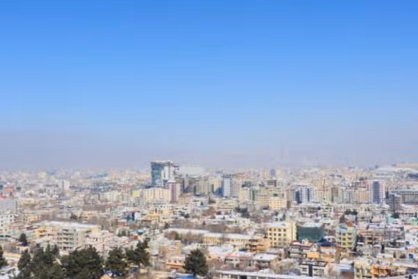 یک شهروند از کابل: «سربازان طالبان هر هفته برای امام مسجد از مردم پول میگیرند»