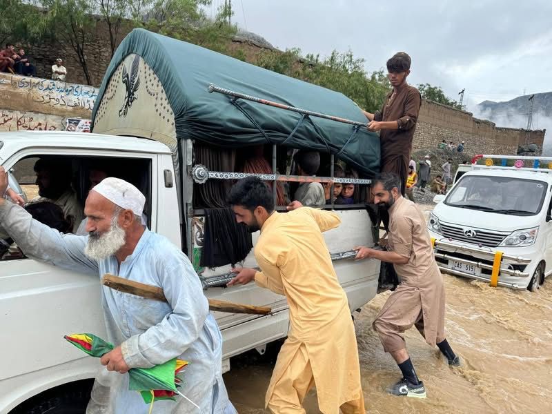 ورښتونه، سېلابونه او بېرته ستنېدنه؛ افغانستان ته د ستنېدونکو کډوالو له ستونزو ډک سفر