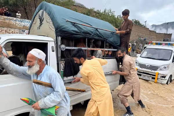 ورښتونه، سېلابونه او بېرته ستنېدنه؛ افغانستان ته د ستنېدونکو کډوالو له ستونزو ډک سفر