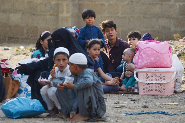 پاکستاني پولیسو د افغانانو په ګډون نږدې ۲۲زره بهرنیان له خپل هېواده اېستلي
