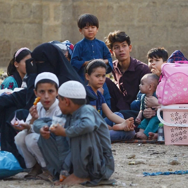 پاکستاني پولیسو د افغانانو په ګډون نږدې ۲۲زره بهرنیان له خپل هېواده اېستلي