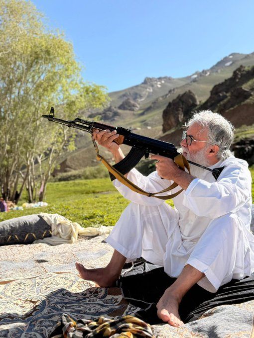 Taliban Jails Longtime Religious Mentor For Anti-Pakistan Fatwa