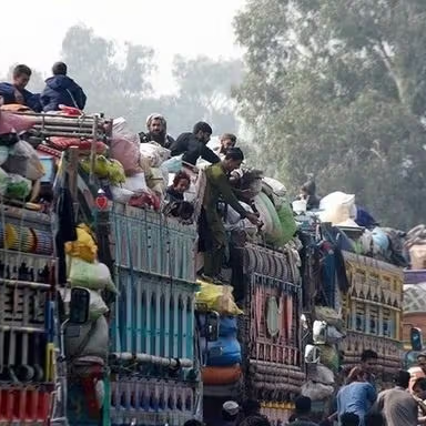 تېره میاشت؛ له ایران، ترکیې او پاکستان نه تر ۲۴۱زره ډېر کډوال افغانستان ته ستانه شوي دي