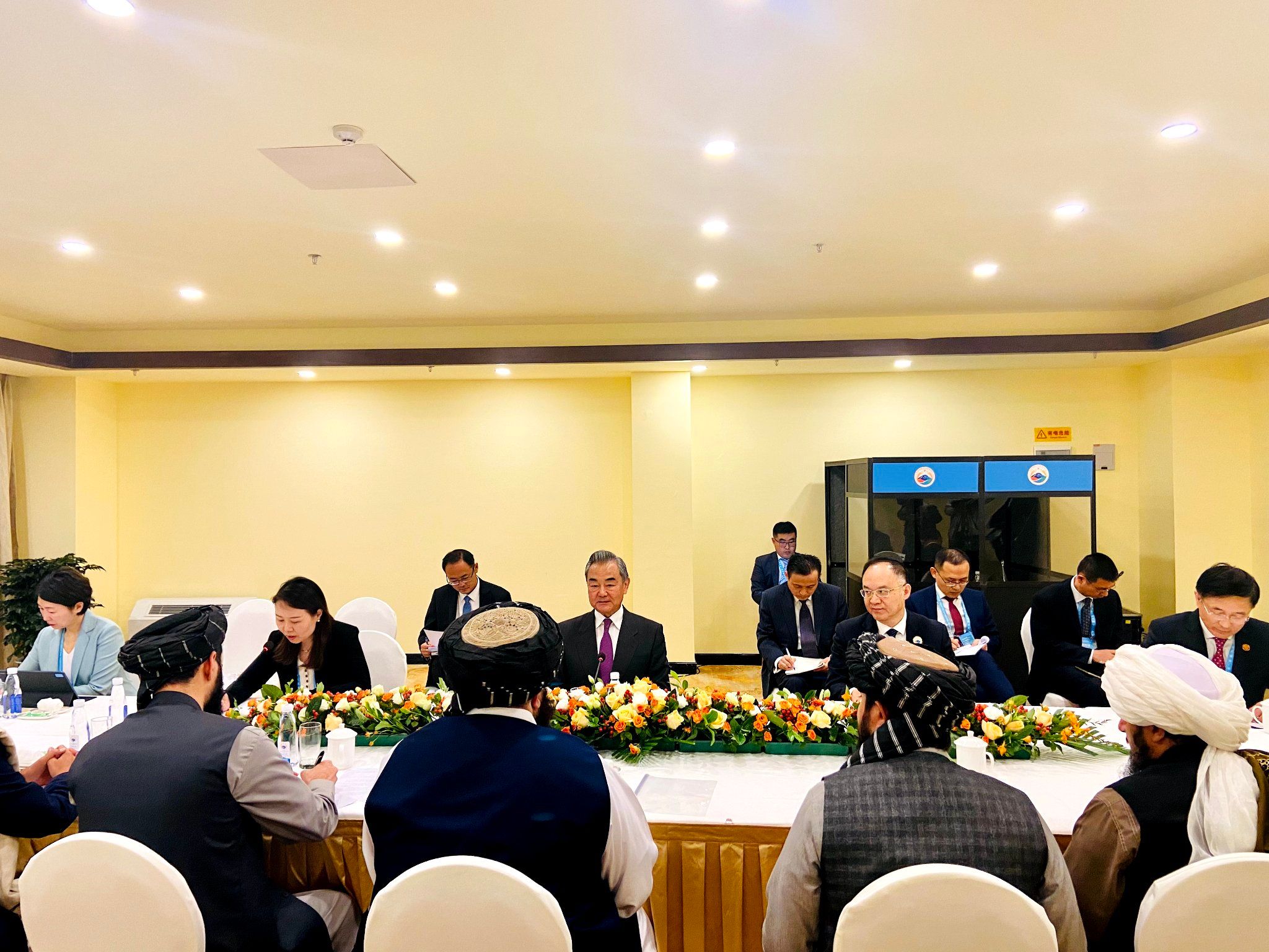 چین به طالبان: بیجینگ از تشکیل حکومت فراگیر در افغانستان حمایت می‌کند