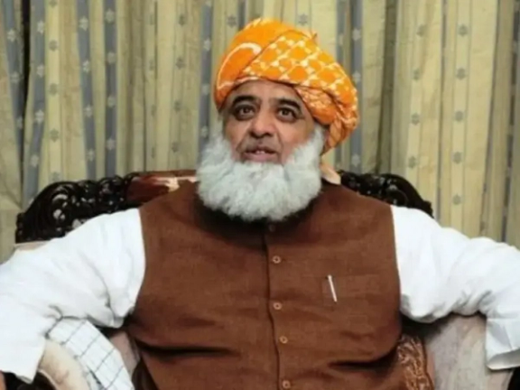 مولانا فضل الرحمان: طالبان او پاکستان دې د سولې او مشورو لپاره یو ګډ کمېسیون جوړ کړي