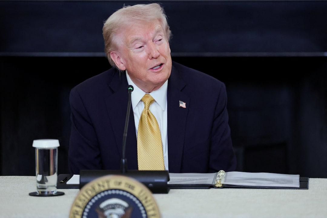 ټرمپ: پوتین دې د اټومي توغندیو د ازمایښت پرځای د اوکراین جګړه پای ته ورسوي