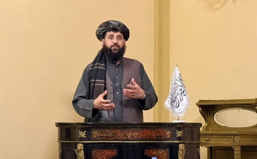 د طالبانو دفاع وزیر: ځینې هڅه کوي افغانستان د ناورین په لور بوځي